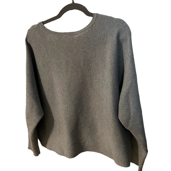 A Cable & Gauge gray sweater in size 1X - Picture 6 of 6